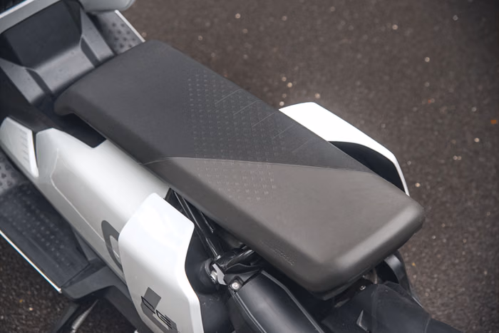 BMW CE 04 seat